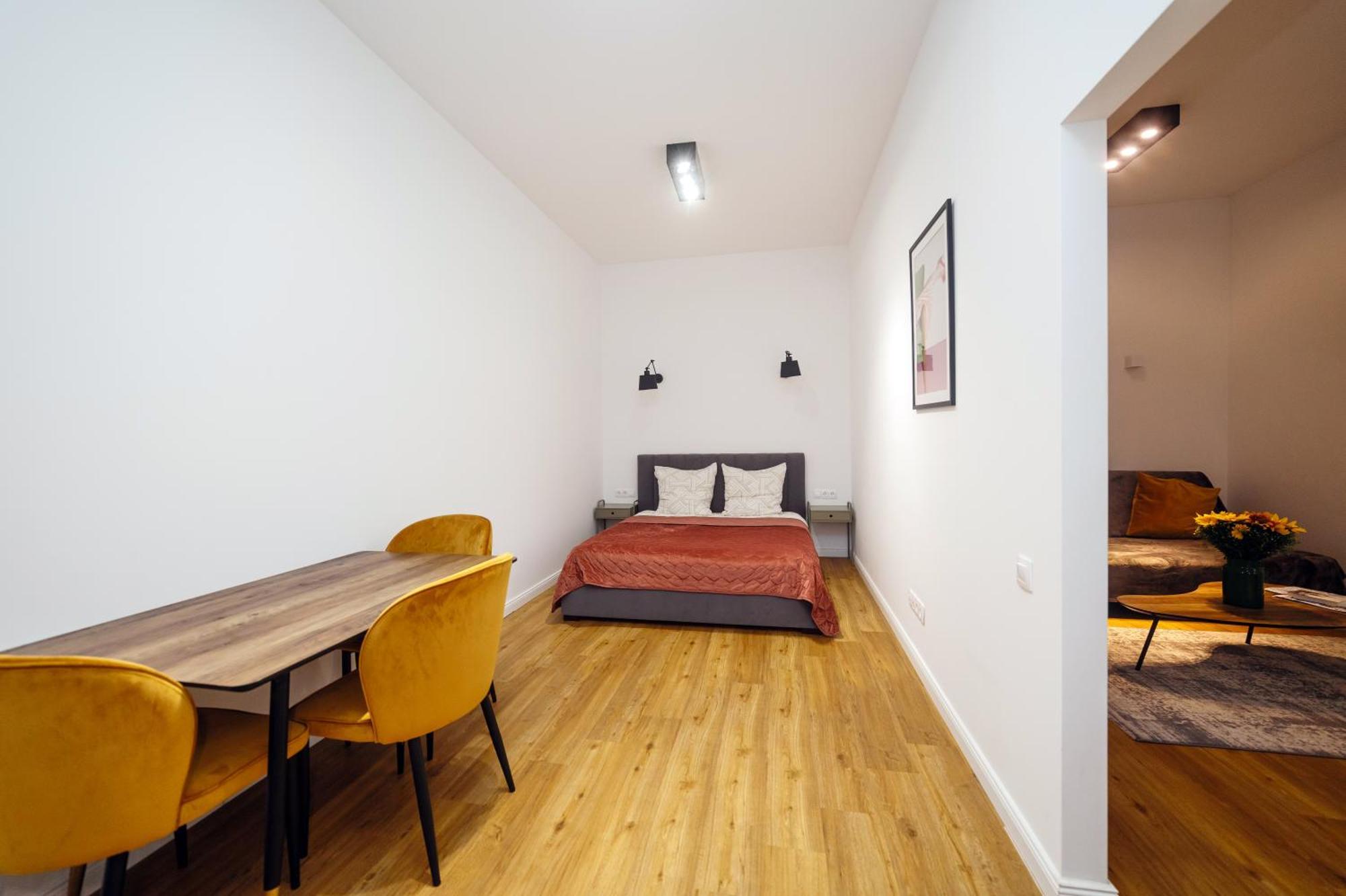 公寓 Well Located Cozy Place Lviv